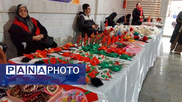نمایشگاه صنایع‌دستی و سوغات شب یلدا در شهرستان محلات 
