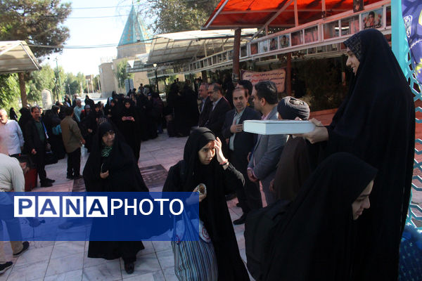 اعزام نخستین گروه از دختران دانش‌آموز ناحیه یک قم به اردوی راهیان نور