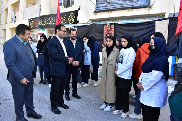 بازدید مسئولان از نمایشگاه «مهر مادری» در ورزشگاه یاسوج