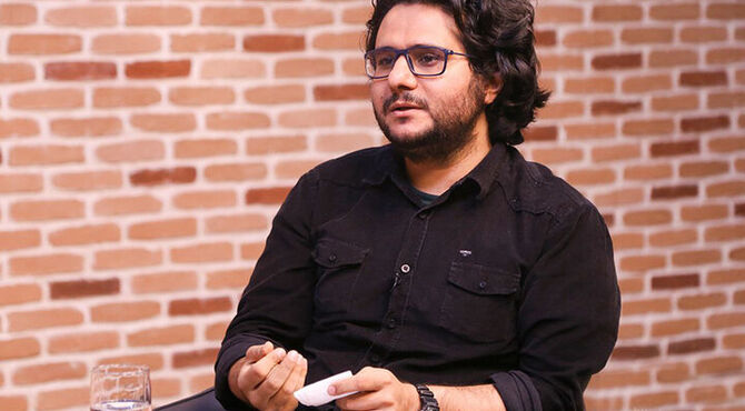 هنرمند باید «روایت‌گر» باشد