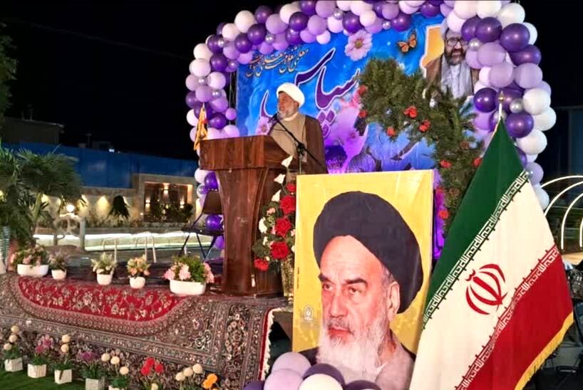 تجلیل از مقام معلم جلوه‌ای از پاسداشت انسانیت است
