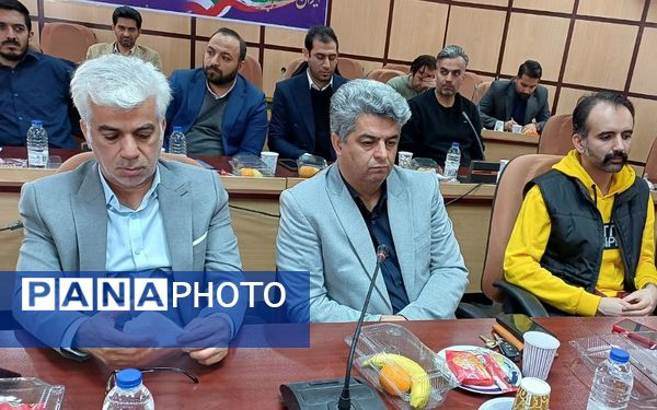 نشست صمیمی فرماندار شهریار با اصحاب رسانه و فعالان فضای مجازی