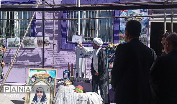 نواختن زنگ جوانه ها با یاد شهدای دانش آموز 