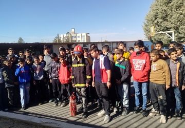 زنگ ایمنی در مدرسه شهید باهنر لردگان به صدا درآمد