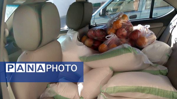 اهدای بسته‌های یلدایی به خانواده‌های کم برخوردار در شب یلدا