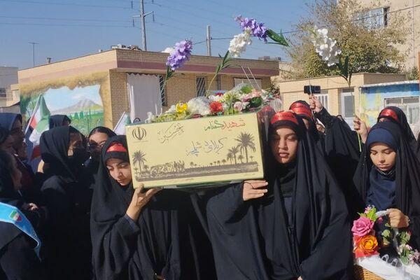 آیین استقبال از شهید گمنام در دبیرستان الزهرا 