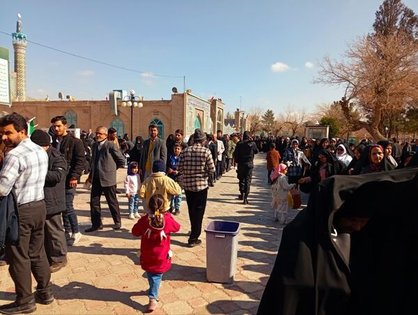 توزیع آش نذر ظهور در کاشمر 