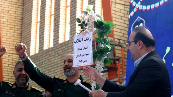 زنگ انقلاب نواخته شد