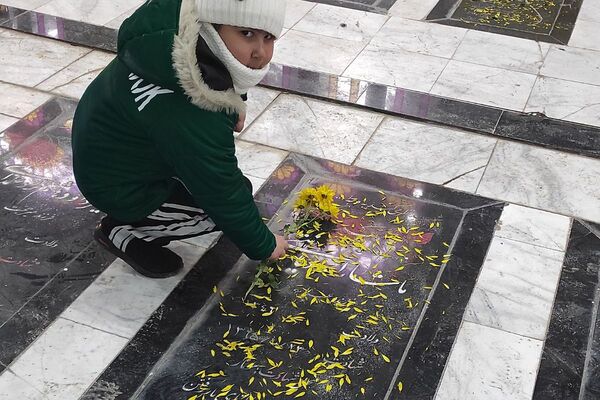 اجرای طرح «لاله‌های روشن» در دبستان شهید نوروزعلی حسینی