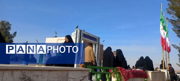 دومین شب چراغ برات در امامزاده و گلزار شهدای روستای مهدی آباد خلیل آباد 