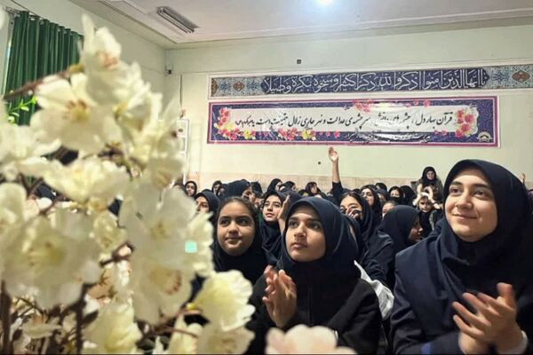عید مبعث در دبیرستان شاهد 16