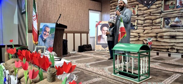 یادواره شهدای مدافع حرم در دبستان شاهد آقامصطفی خمینی کاشمر