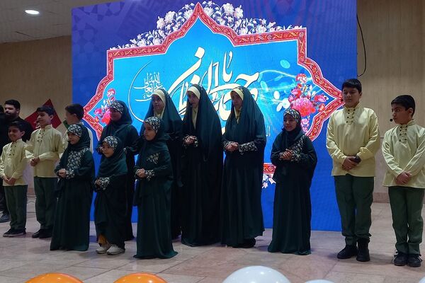 پیشوا غرق در نور و شادی؛ جشن میلاد حضرت مهدی (عج)