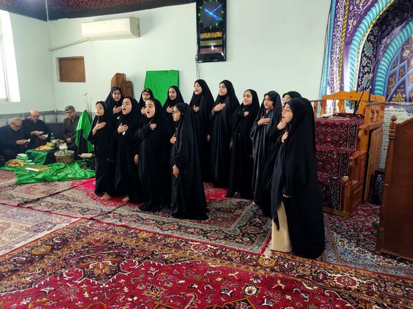 دبستان آوای مهر قائمشهر میزبان عزاداران حسینی شد