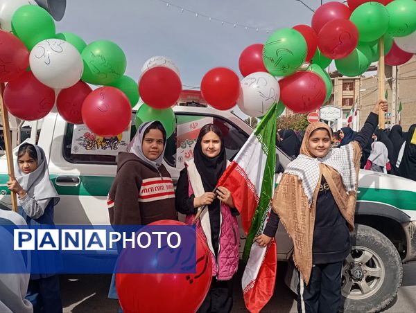 اقتدار کودکان نی‌ریزی در حماسه 22 بهمن