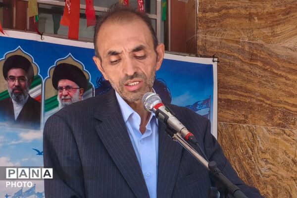 آغاز سال تحصیلی در دبیرستان نمونه دولتی شهدای علم و فناوری با عطر دفاع مقدس