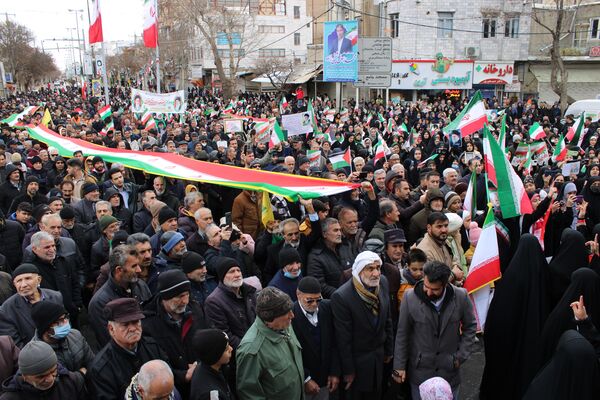 حماسه حضور مردم قروه در راهپیمایی ۲۲ بهمن؛ تجلی وحدت و وفاداری به انقلاب