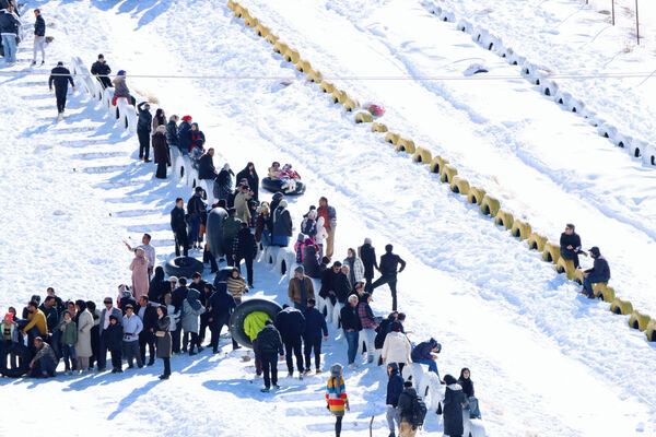 نشاط زمستانی در پیست «سخوید» یزد
