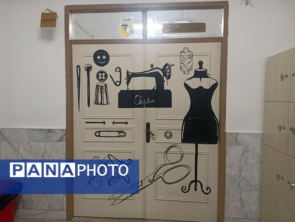 بازدید دانش‌آموزان دبیرستان شاهد شهید حمامی ناحیه۶ از رشته‌ها و فضای هنرستان