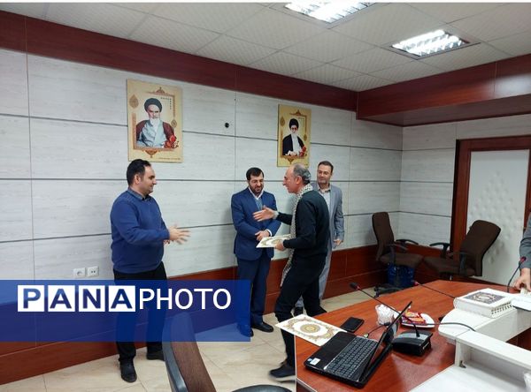  مراسم تقدیر از ناظران و عوامل اجرایی دهمین دوره جشنواره نوجوان خوارزمی شهرستان ملارد 