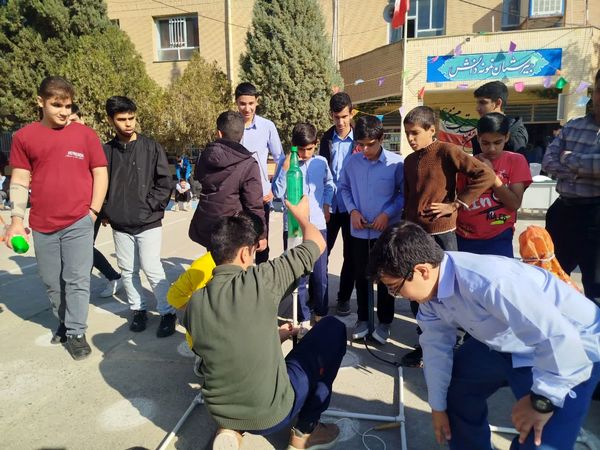 برگزاری مسابقات موشک آبی در کاشمر