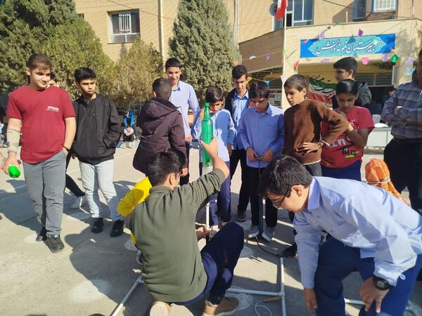 برگزاری مسابقات موشک آبی در کاشمر