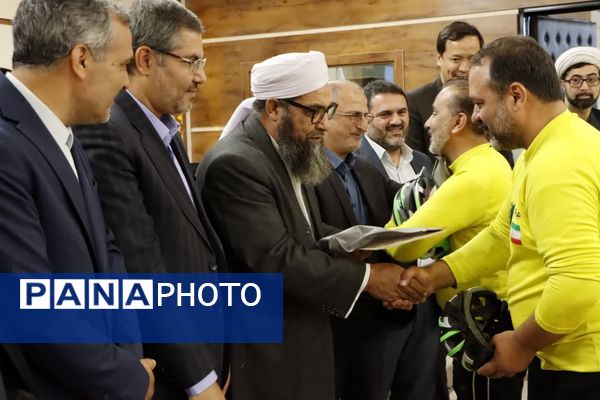 نشست وحدت علمای شیعه و اهل سنت در دانشگاه آزاد اسلامی مشهد 