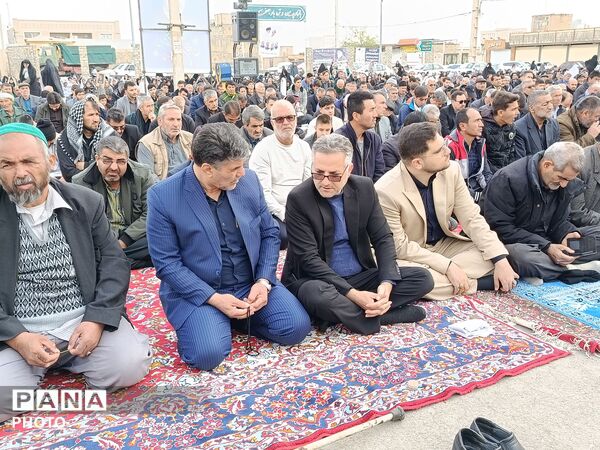 جلوه‌هایی از برگزاری نماز عید سعید فطر در شهر جعفریه قم