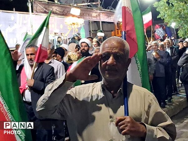 کاشمری ها با احترام نظامی به استقبال سرود جمهوری اسلامی رفتند 