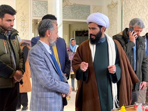 نمایشگاه صنایع دستی در کوهسرخ