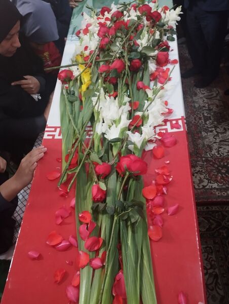 آخرین وداع دانش‌آموزان تبریزی با شهدای گمنام 