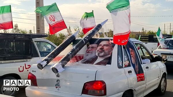 جلوه‌هایی از حرکت کاروان خودرویی بیعت با رهبر انقلاب در شهر کهک
