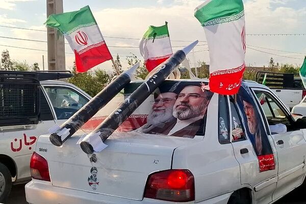 جلوه‌هایی از حرکت کاروان خودرویی بیعت با رهبر انقلاب در شهر کهک