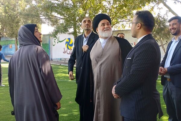 برگزاری جشن شکوفه‌های کلاس اولی دربهارستان‌دو