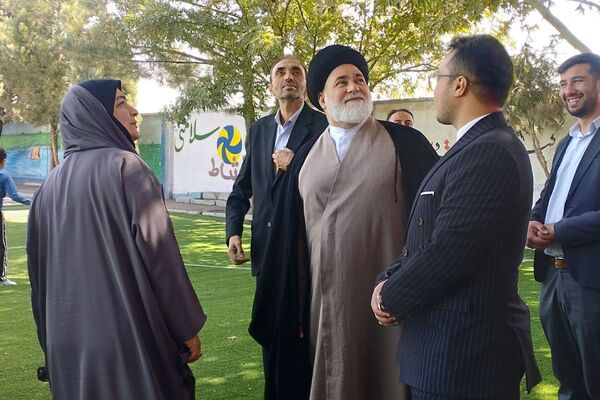 برگزاری جشن شکوفه‌های کلاس اولی دربهارستان‌دو