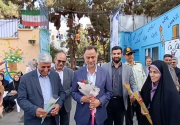 آغاز سال تحصیلی با آیین شکوفه‌ها در فضایی سرشار از شور کودکانه