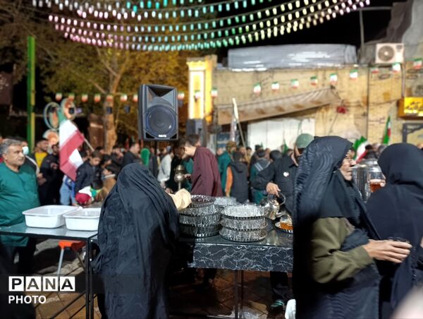موکب های چایخانه برپا شده در حسینیه امام  خمینی(ره) 