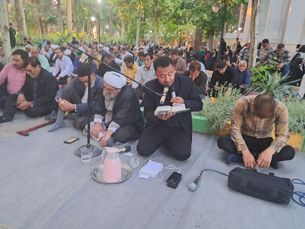 مراسم دعای عرفه درجوار شهدای گمنام پارک وحدت شهرستان آشخانه
