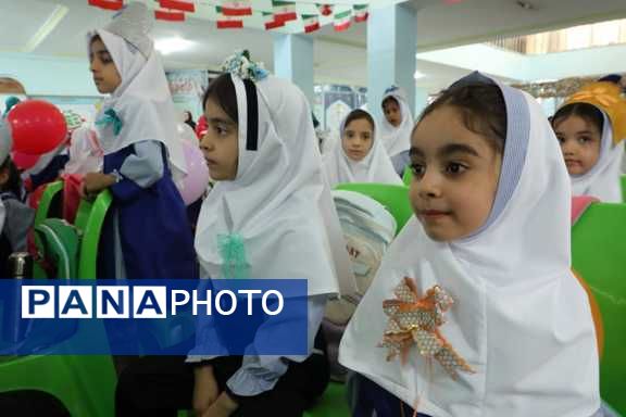 آغاز فصل شکوفه ها در بندرعباس 