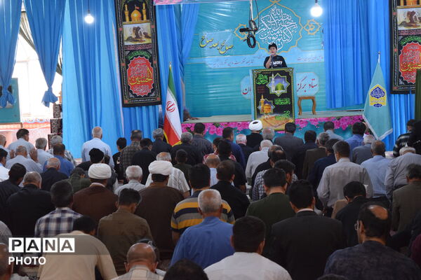 نماز جمعه فارسان؛ صف‌هایی که وحدت را به چشم آوردند