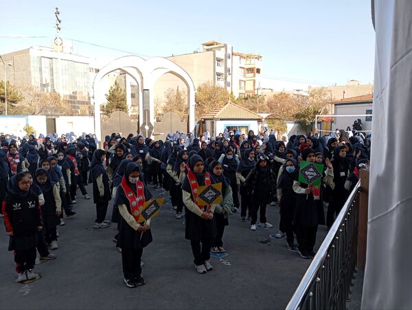 آوای عترت و نور قرآن در دبستان آرمینه مصلی نژاد