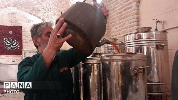  قاب پانا میزبان چایخانه های حسینه امام خمینی (ره)