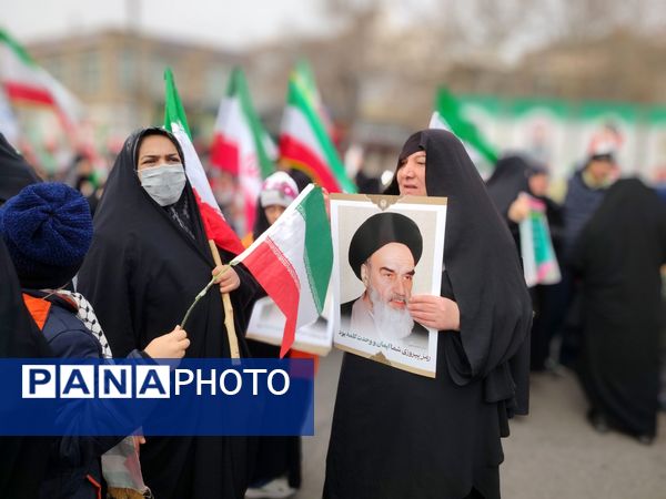 تولد ۴۷ساله‌گی انقلاب ایران در خیابان پانزده خرداد