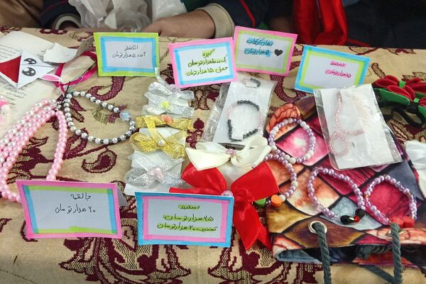 از سنت تا خلاقیت، برگزاری نمایشگاه صنایع دستی یلدا در دبیرستان توحید یک