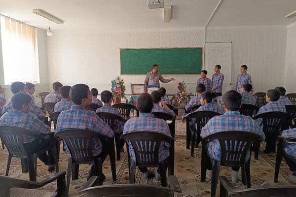 انتخاباتی برای ایجاد آرامش فکری و روحی در دبیرستان معارف صدرا ولایت 