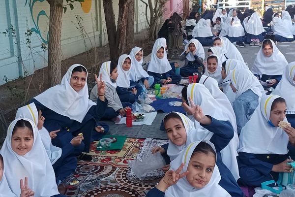 صبحانه سلامت در دبستان صابران یک شهریار