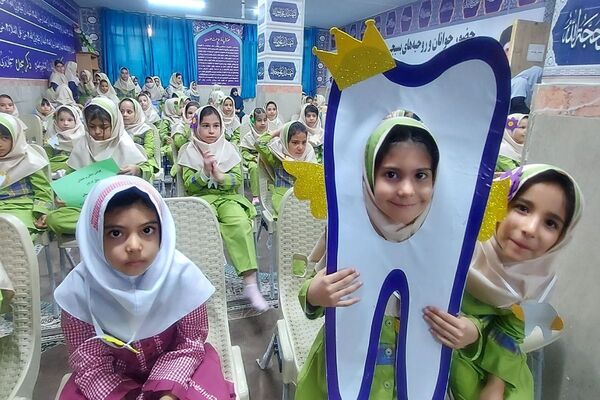 حمایت از سلامت دندان دانش‌آموزان ملاردی با اجرای طرح وارنیش فلوراید تراپی