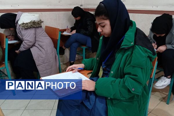 برگزاری امتحانات نوبت اول در دبیرستان دخترانه نرجس باقرشهر 