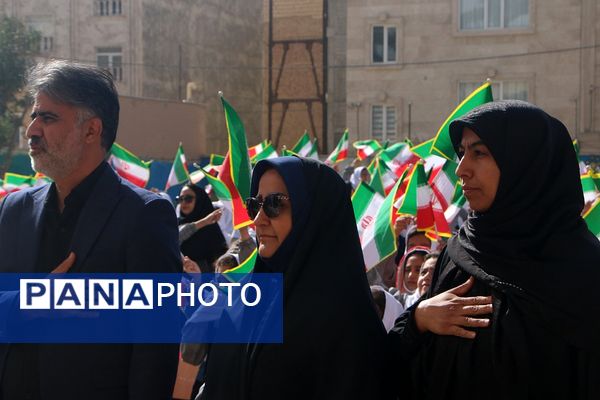 صدای زنگ استکبار ستیزی در مدارس فشافویه گوش نواز شد