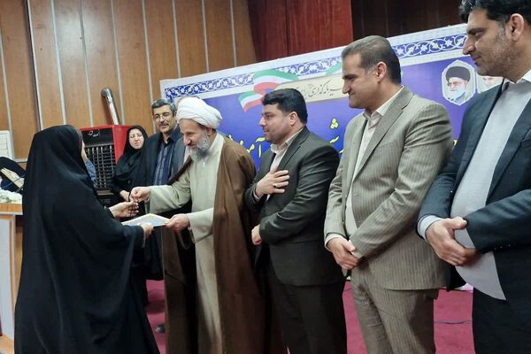 آیین تجلیل و اختتامیه طرح‌های آموزشی معاونت آموزش متوسطه و برگزیدگان رتبه‌های برتر آموزشی در قرچک